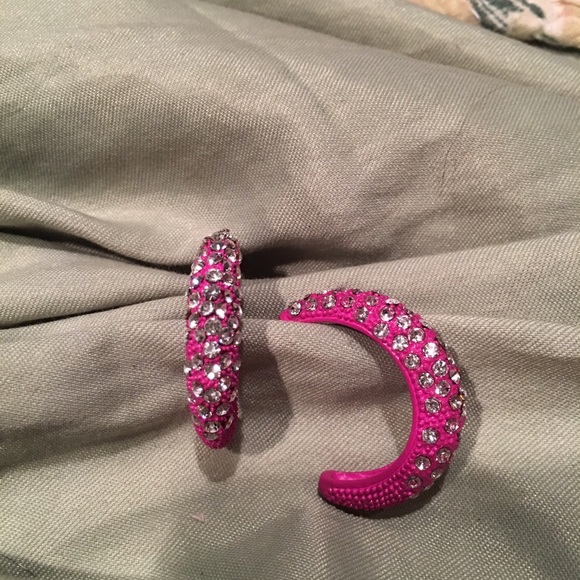 🆕Hot pink bling hoop earrings NWT - Picture 3 of 4
